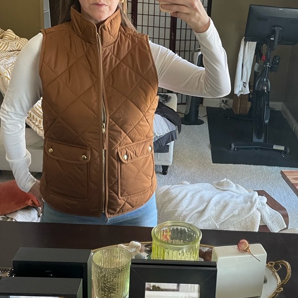 J Crew Puffer Vest NWT - Picture 4 of 6